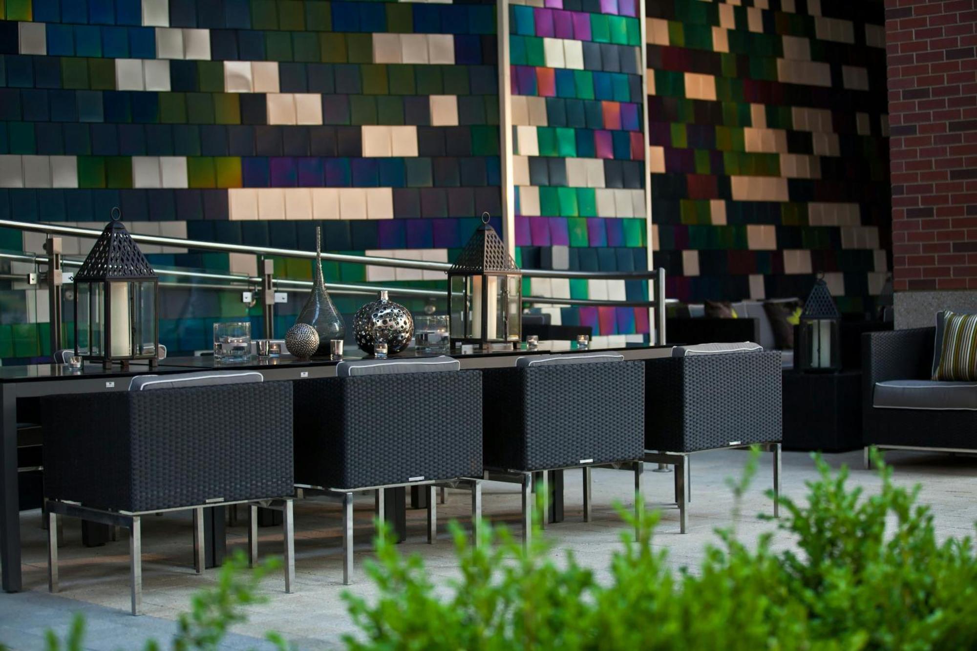 Renaissance Arlington Capital View Hotel Exterior photo
